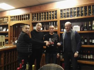 山東青島客戶前來午夜十八禁在线观看總部考察午夜小电影男人在线APP