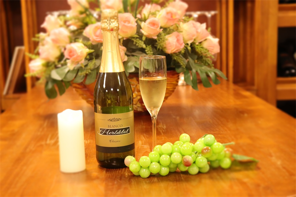 進口紅酒代理午夜小电影男人在线APP生意的發展怎樣